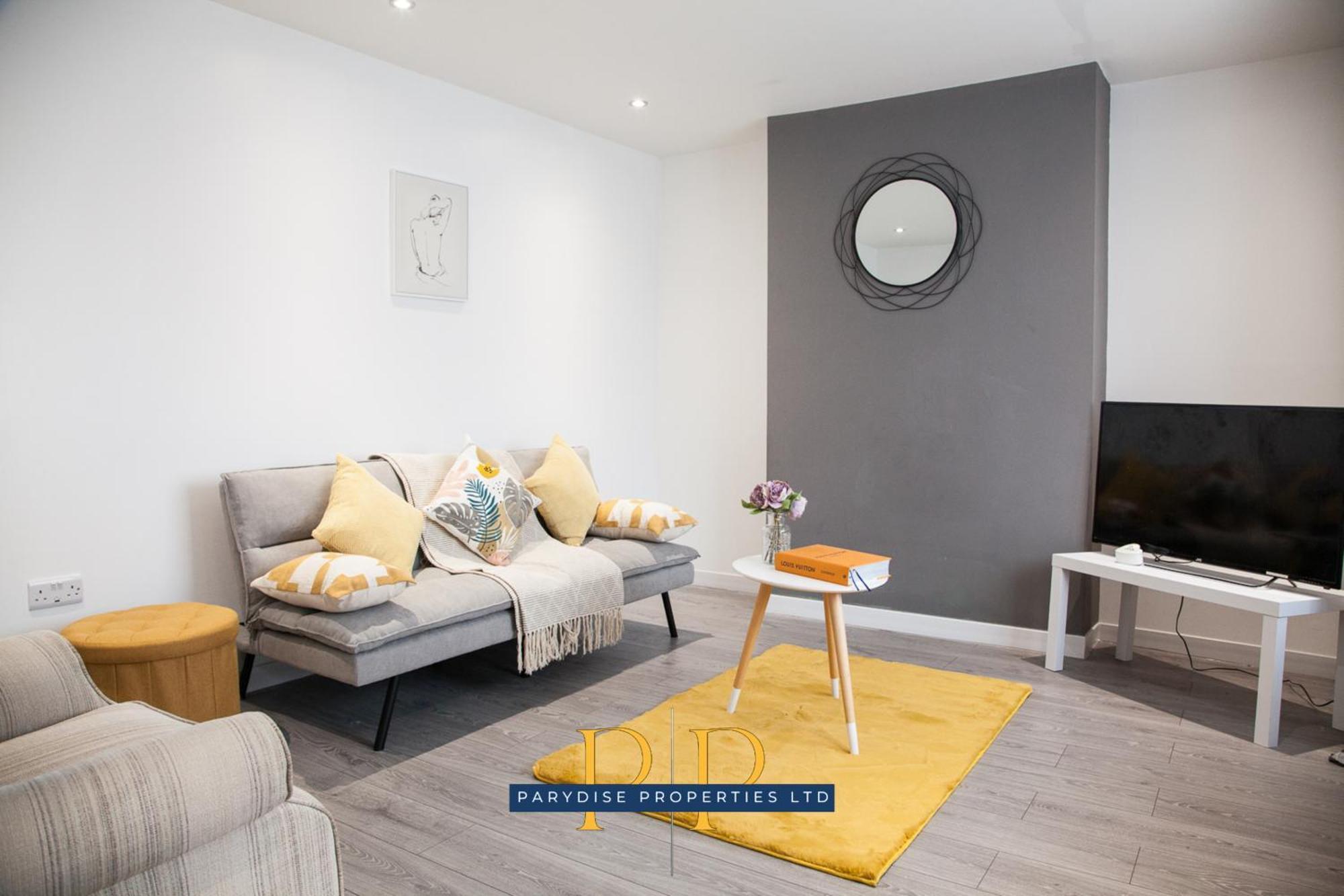 The Knutton House - Spacious Comfort By Parydise Properties - Leisure & Business Stays - Sleeps 7 Newcastle-under-Lyme Exteriér fotografie